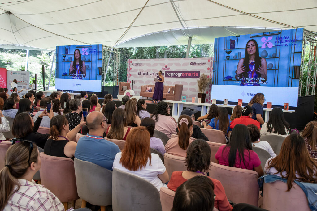 ReprogrAmarte_30Libros_20 Julio 2025_0322_RMussapp copy