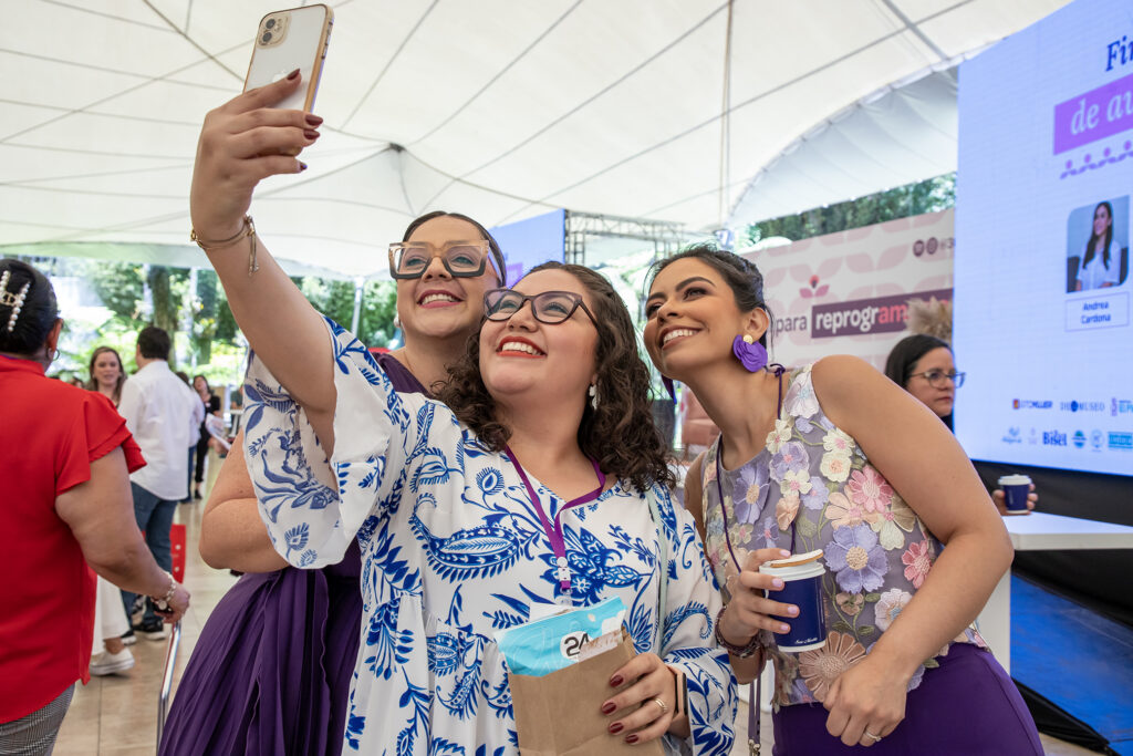 ReprogrAmarte_30Libros_20 Julio 2025_0447_RMussapp copy